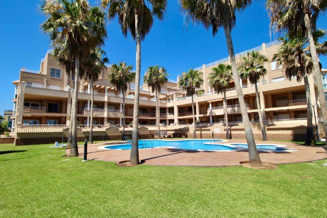Appartamento Ático espectacular con piscina privada en primera línea de playa Dénia Esterno foto