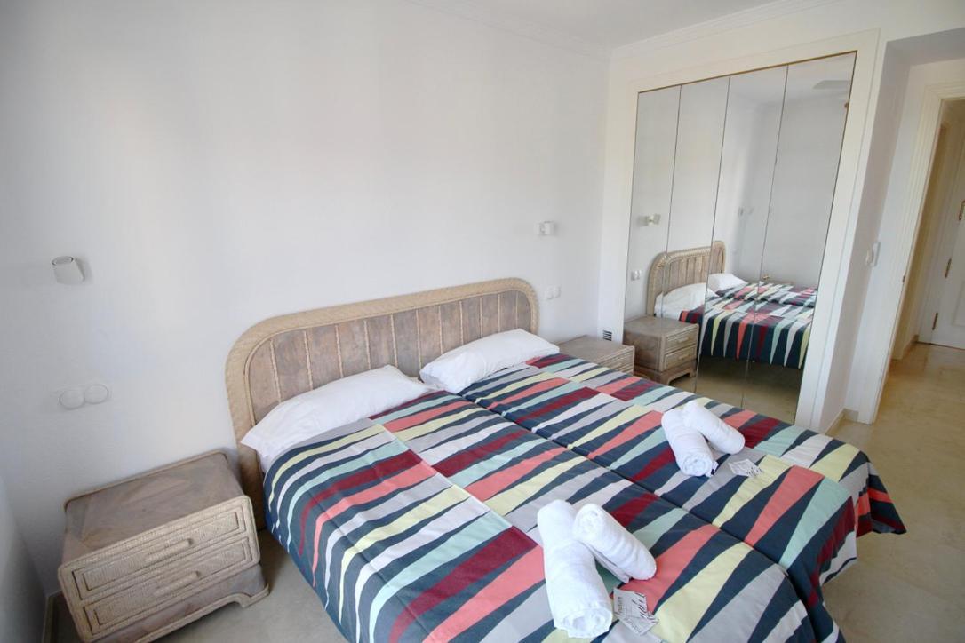 Appartamento Ático espectacular con piscina privada en primera línea de playa Dénia Esterno foto