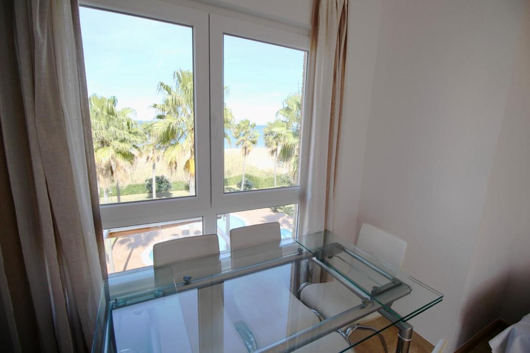 Appartamento Ático espectacular con piscina privada en primera línea de playa Dénia Esterno foto